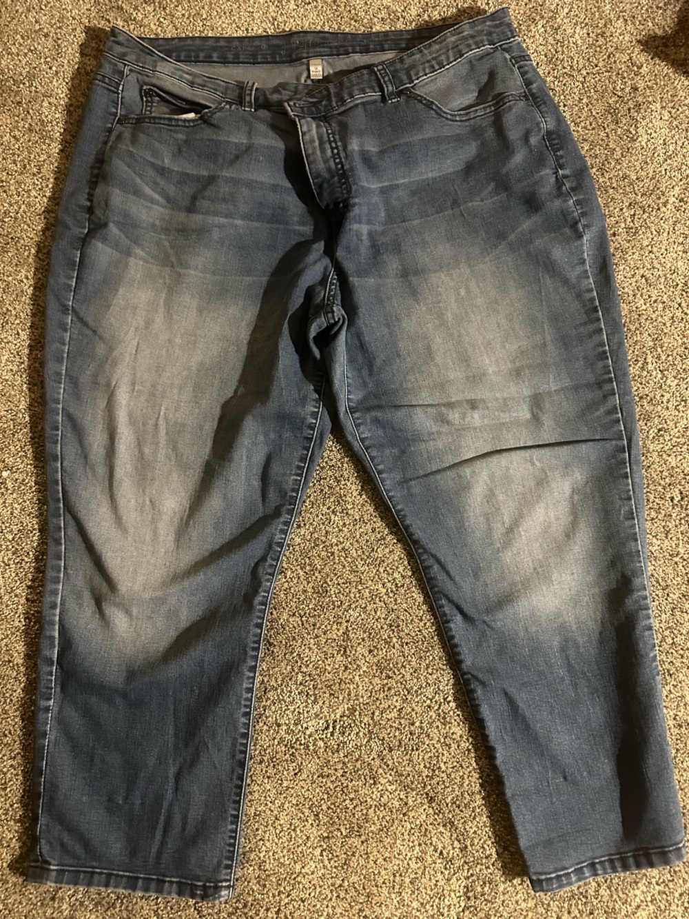 Jennifer Lopez Faded Blue Ankle Jeans